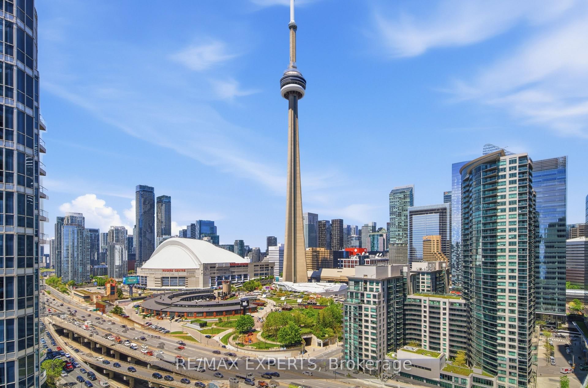 208 Queens Quay W, Unit 2211