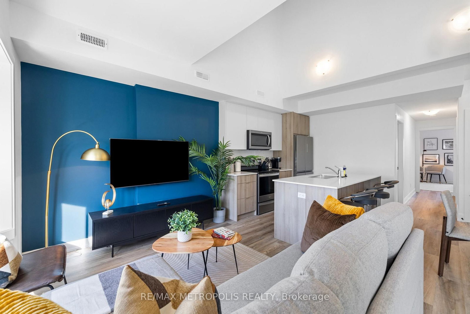 447 Lansdowne Avenue • Toronto, ON photo 3