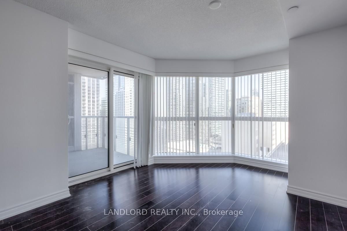 386 Yonge Street, Unit 1816
