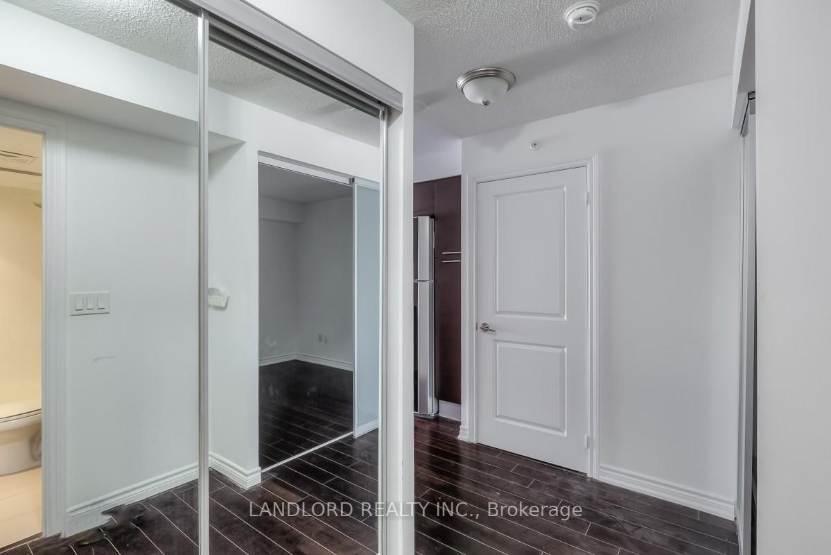386 Yonge Street, Unit 1816