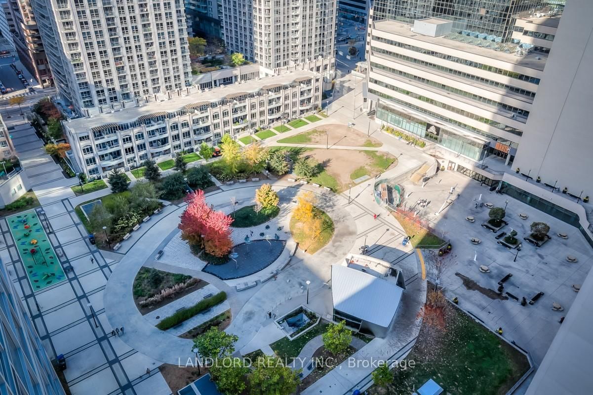 386 Yonge Street, Unit 1816