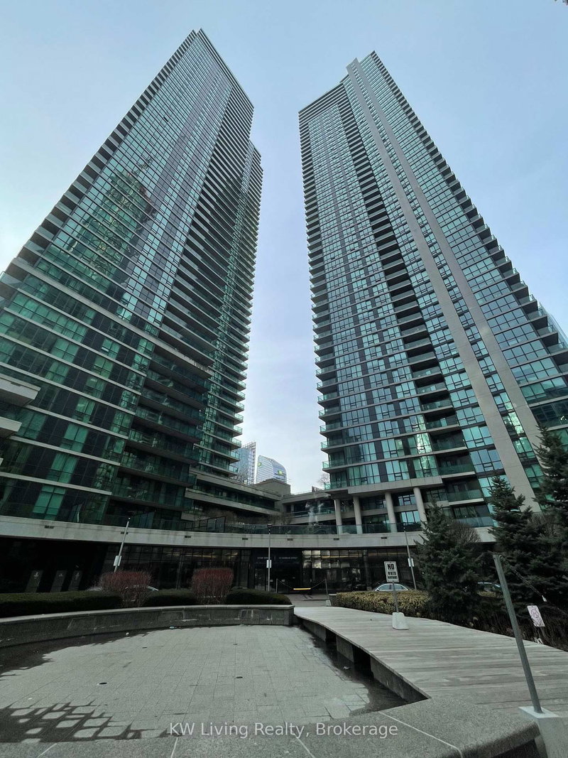 705 - 33 Bay Street