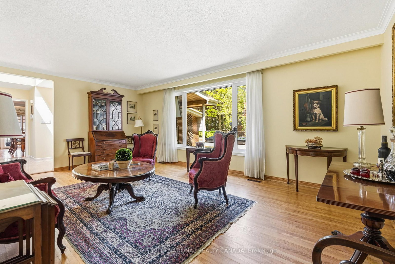 Listing Image 4