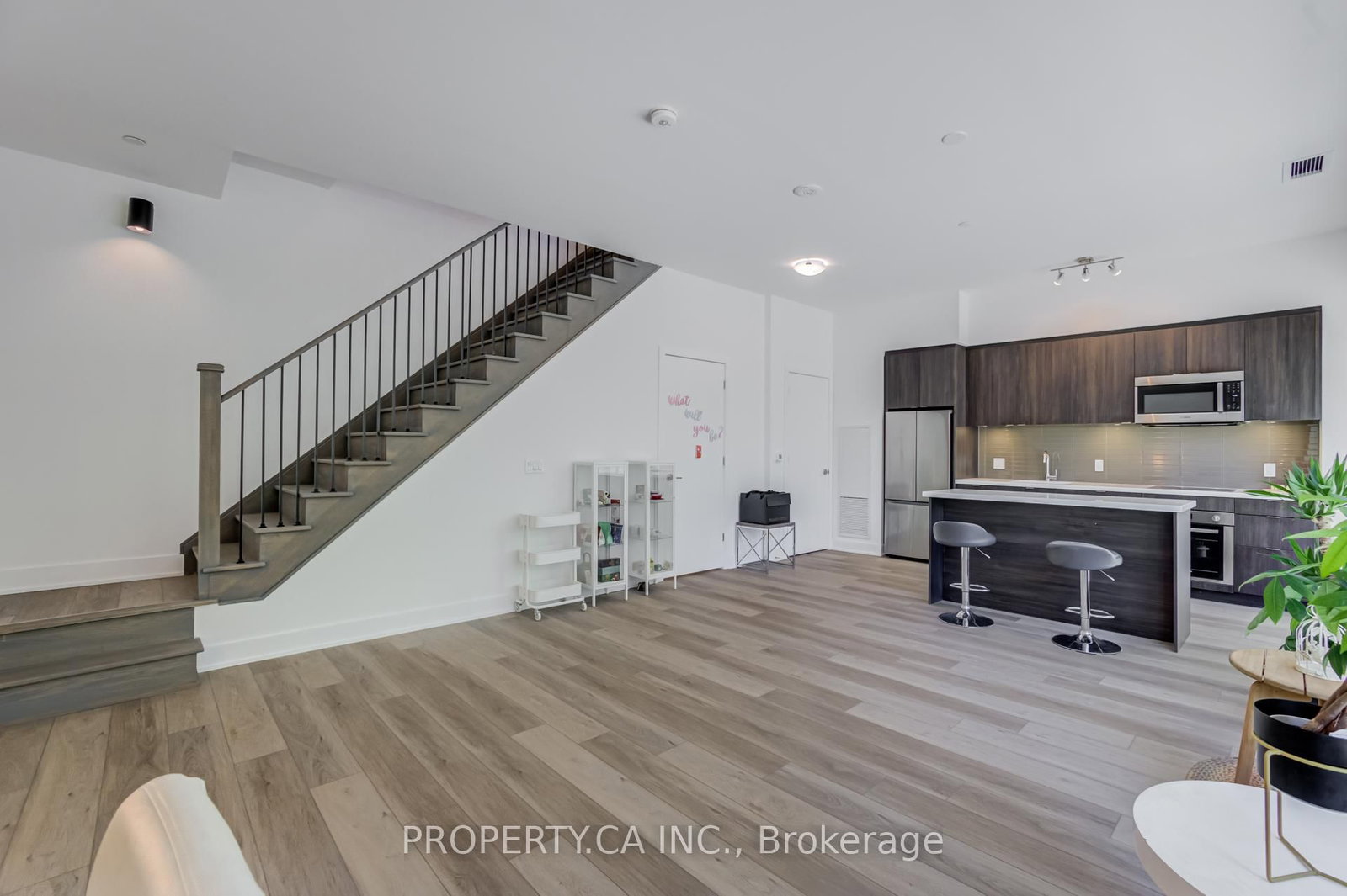 102-2 Teagarden Court, Toronto, ON, photo 2