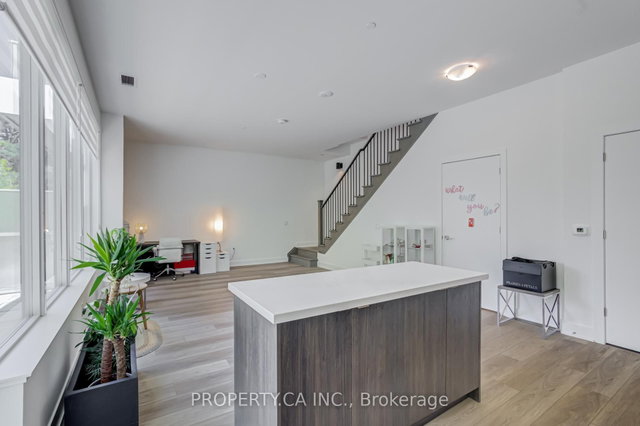 102 - 2 Teagarden Court N