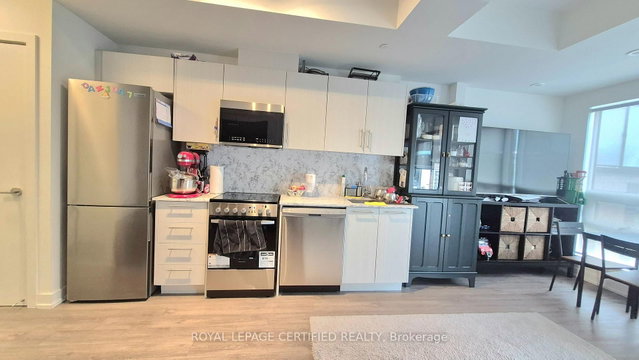 26 - 851 Sheppard Avenue W