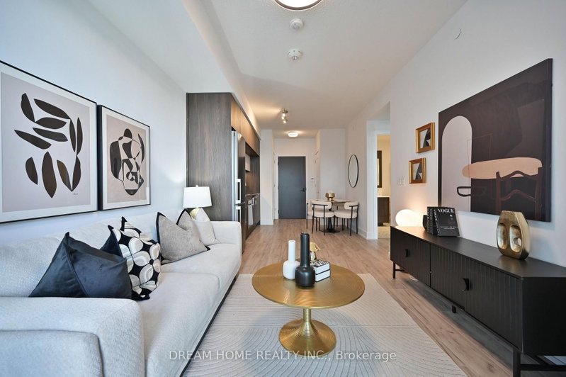 802 - 25 Adra Grado Way