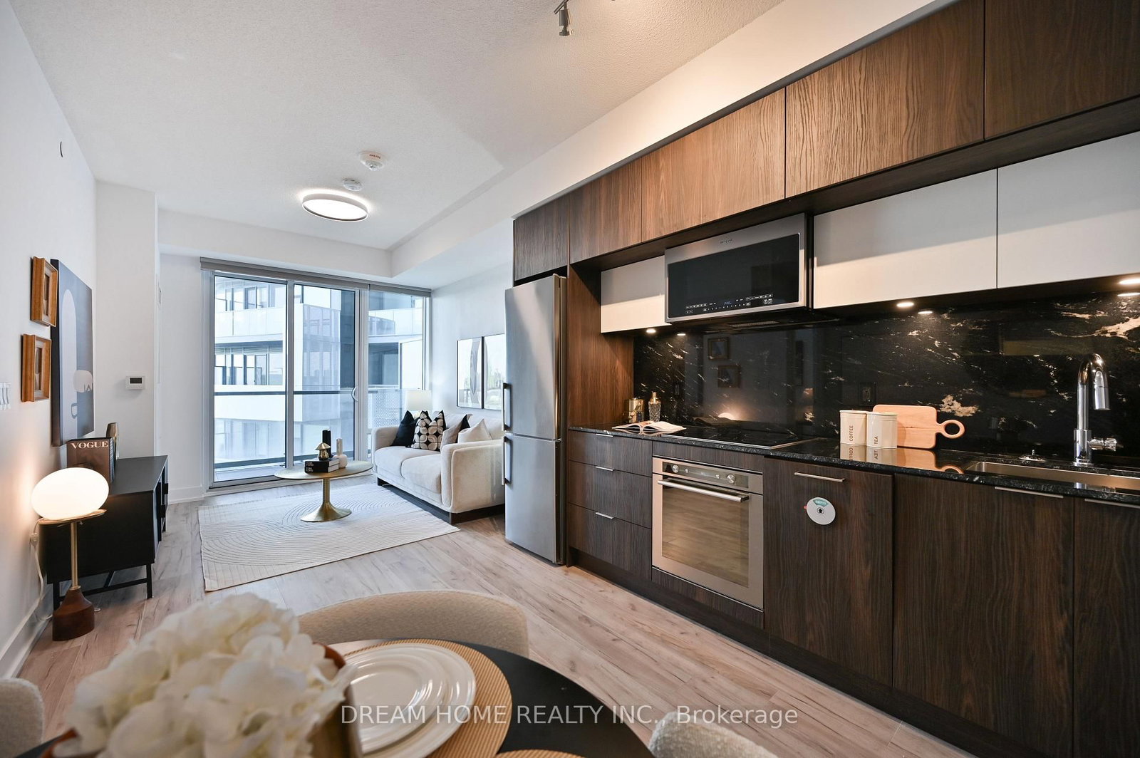 802-25 Adra Grado Way, Toronto, ON, photo 3