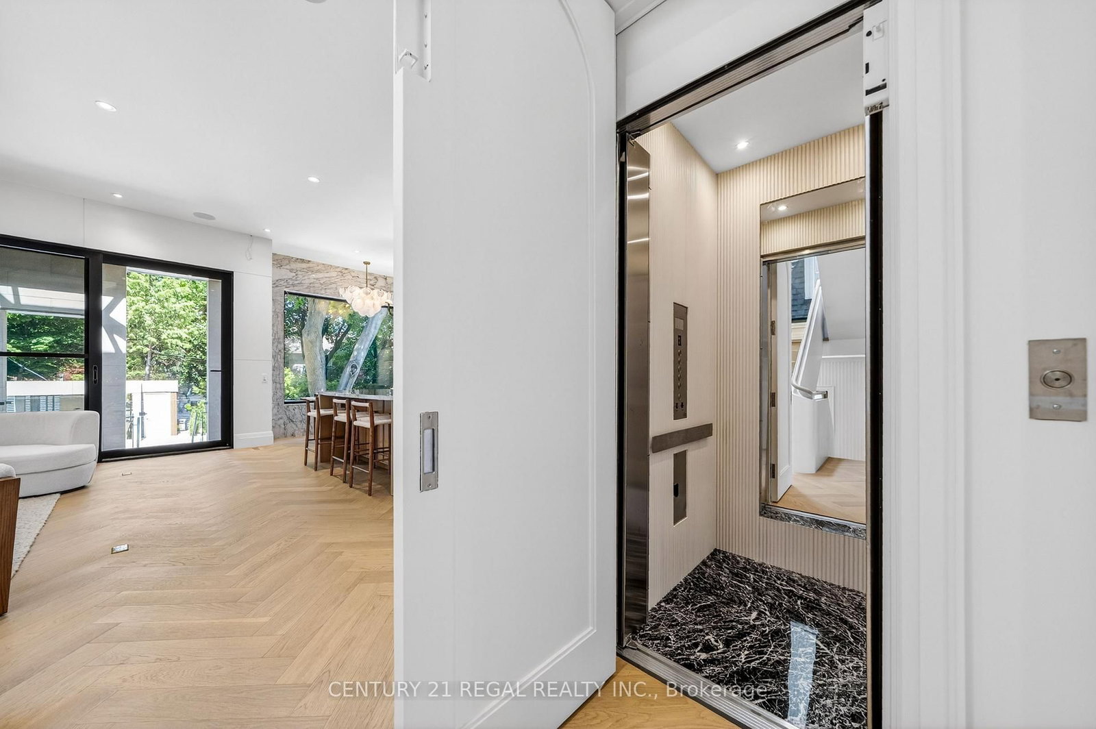 43 Wanless Crescent • Toronto, ON photo 15
