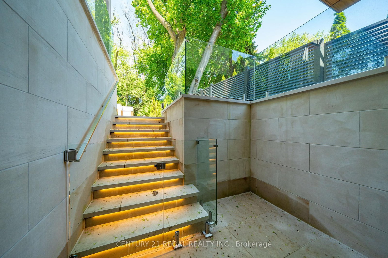 43 Wanless Crescent • Toronto, ON photo 40