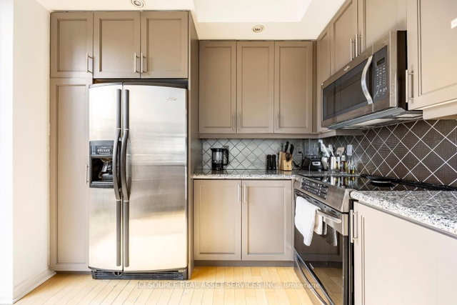 PH40 - 250 Wellington Street W