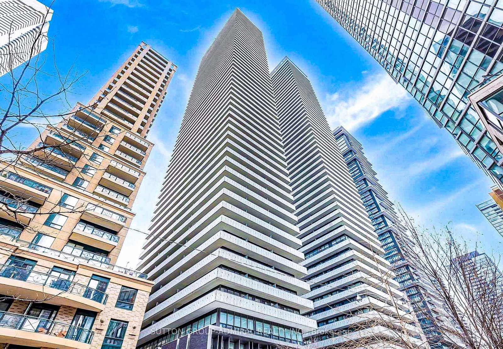 42 Charles Street E, Unit 2204