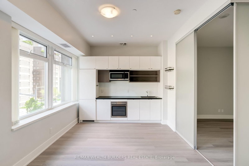 111 St Clair Ave W #328, Toronto, Ontario