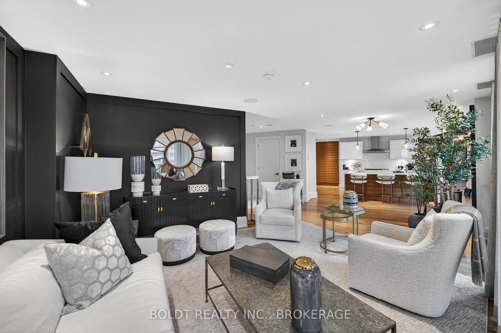 181 Davenport Road • #702 • Toronto, ON photo 8