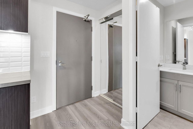 1104 - 501 St Clair Avenue W