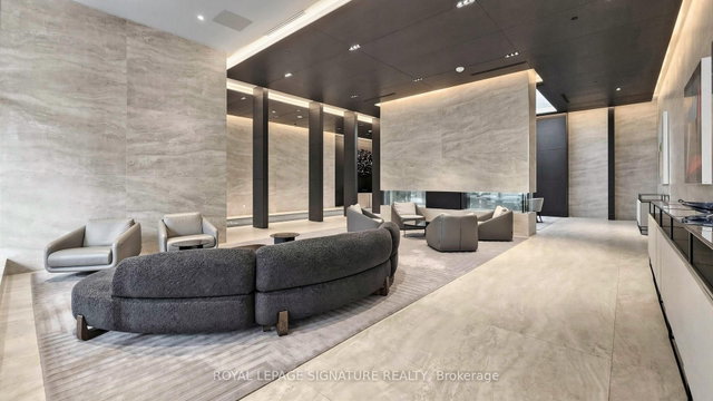 1011 - 2221 Yonge Street