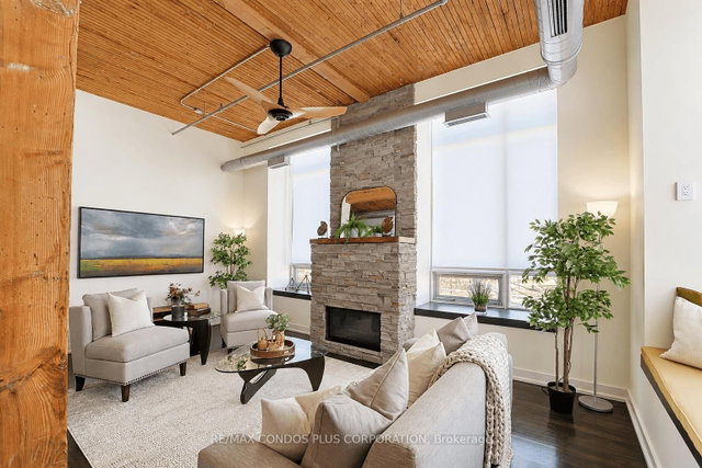 225 - 993 Queen Street W