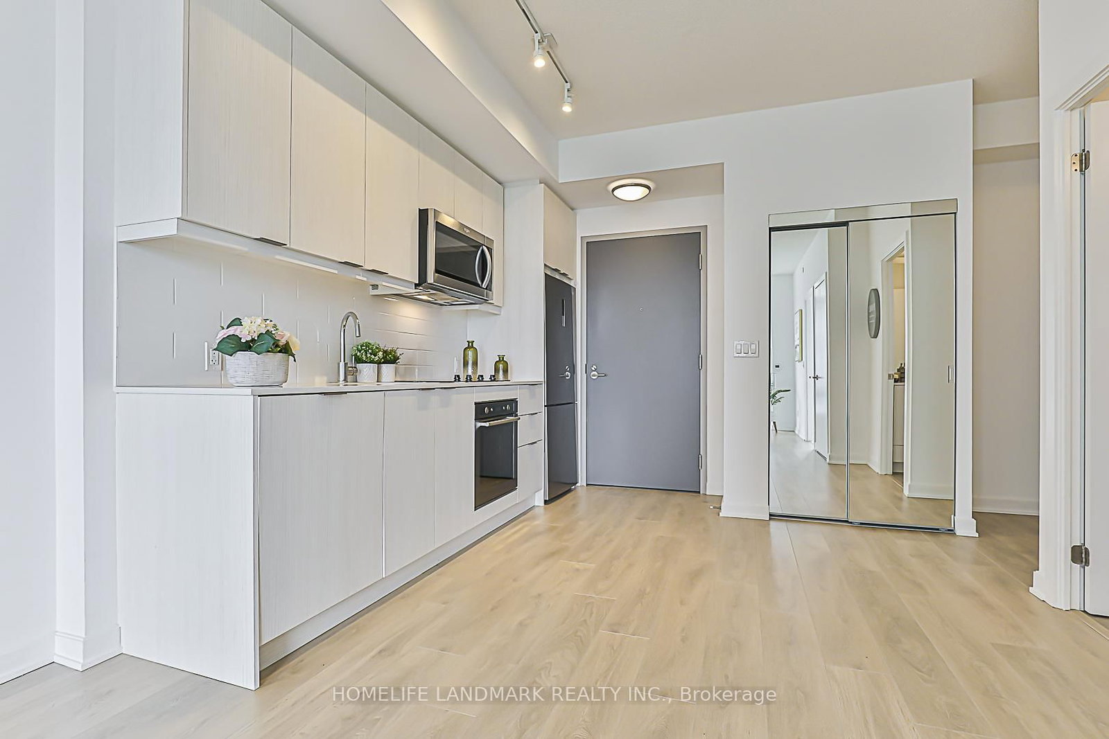 38 Forest Manor Road, Unit 901 - Photo 4
