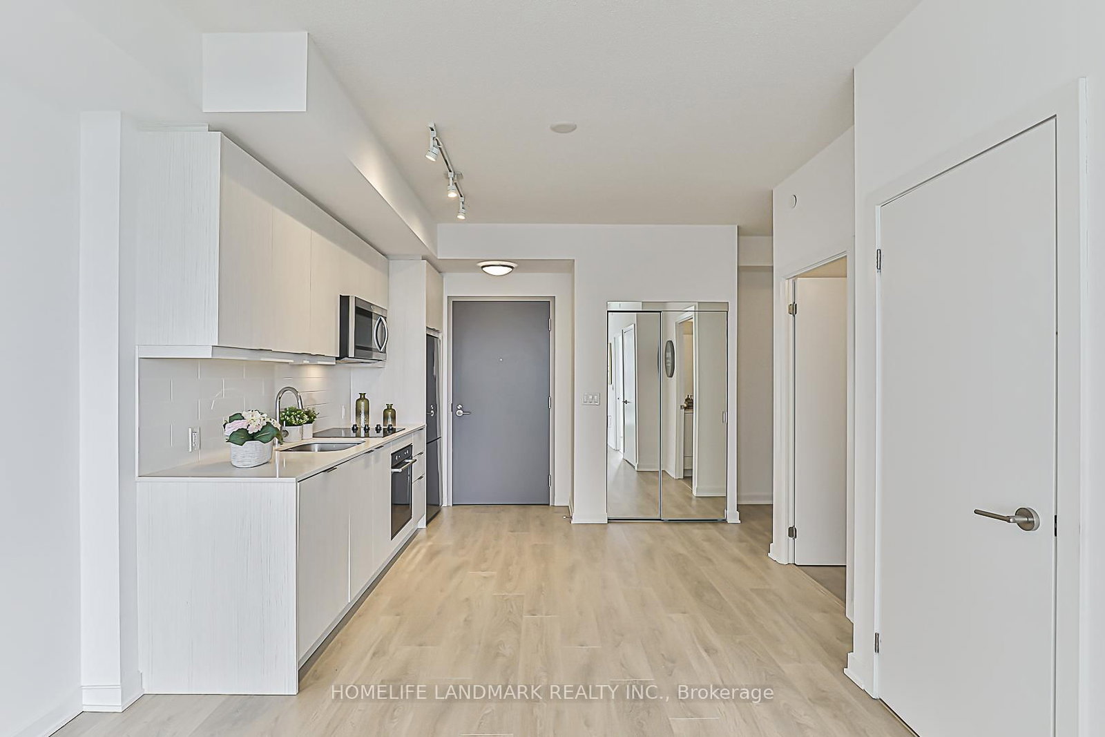 38 Forest Manor Road, Unit 901 - Photo 8