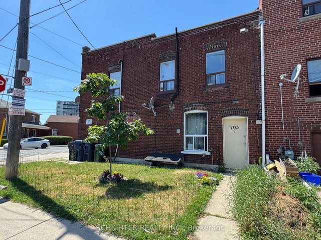 Triplex - 705 Vaughan Road W