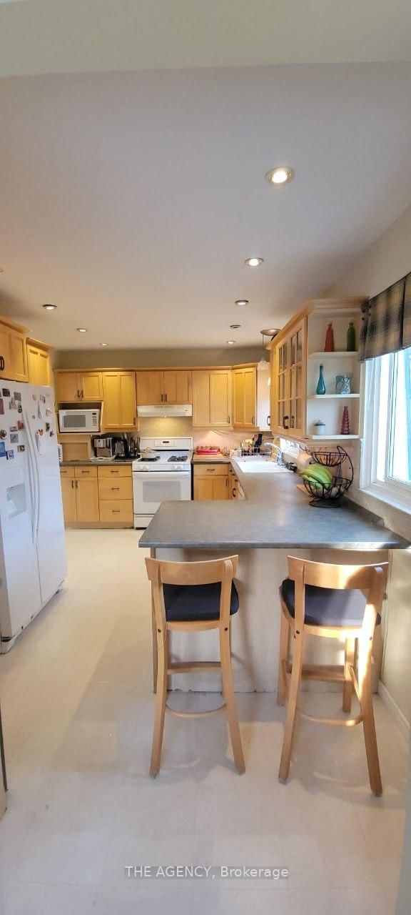 Upper-69 Silas Hill Drive, Toronto, ON, photo 4