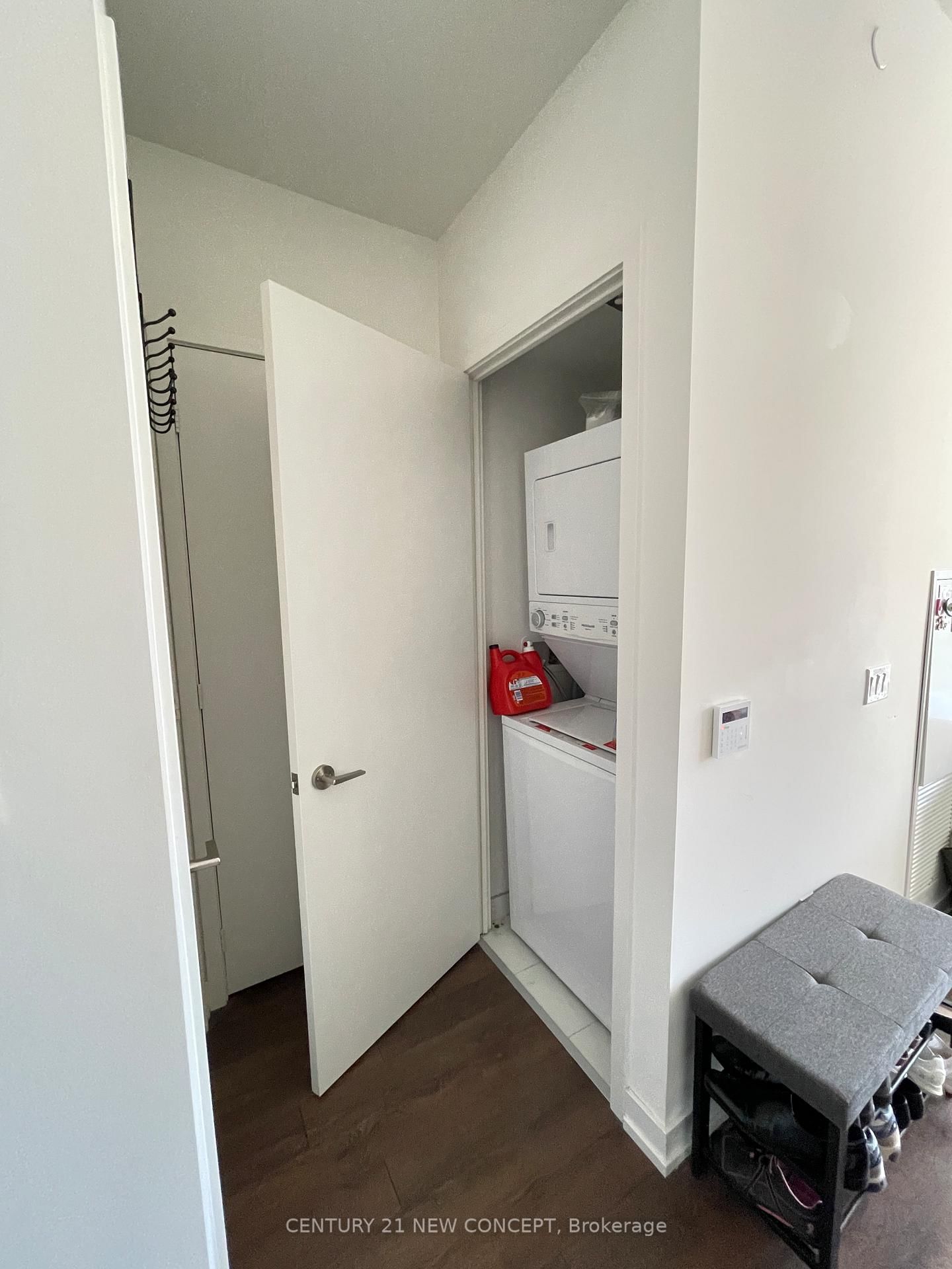 158 Front Street E • #1009 • Toronto, ON photo 35