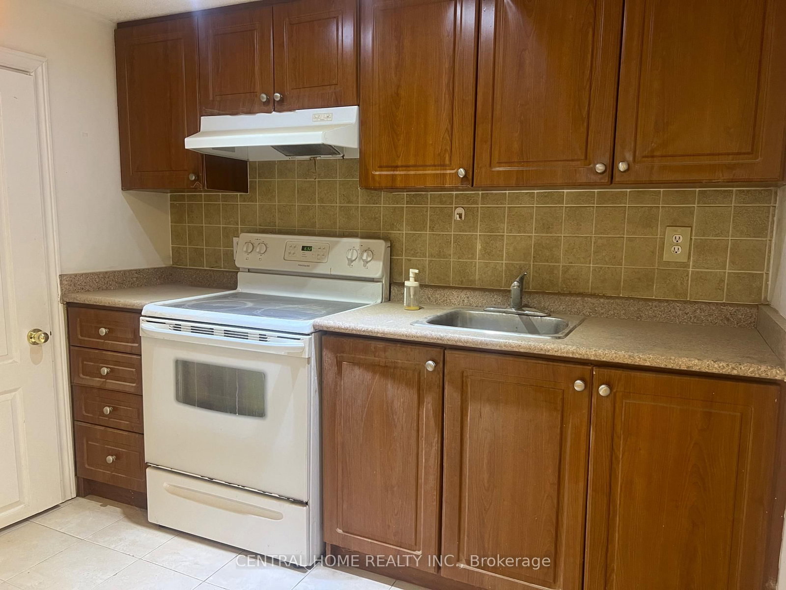 20 Goulding Avenue, Unit Bsmt