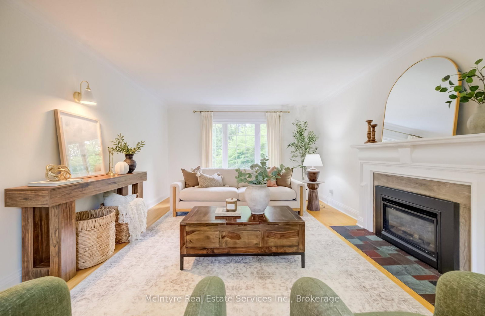 560 Blythwood Road • Toronto, ON photo 12