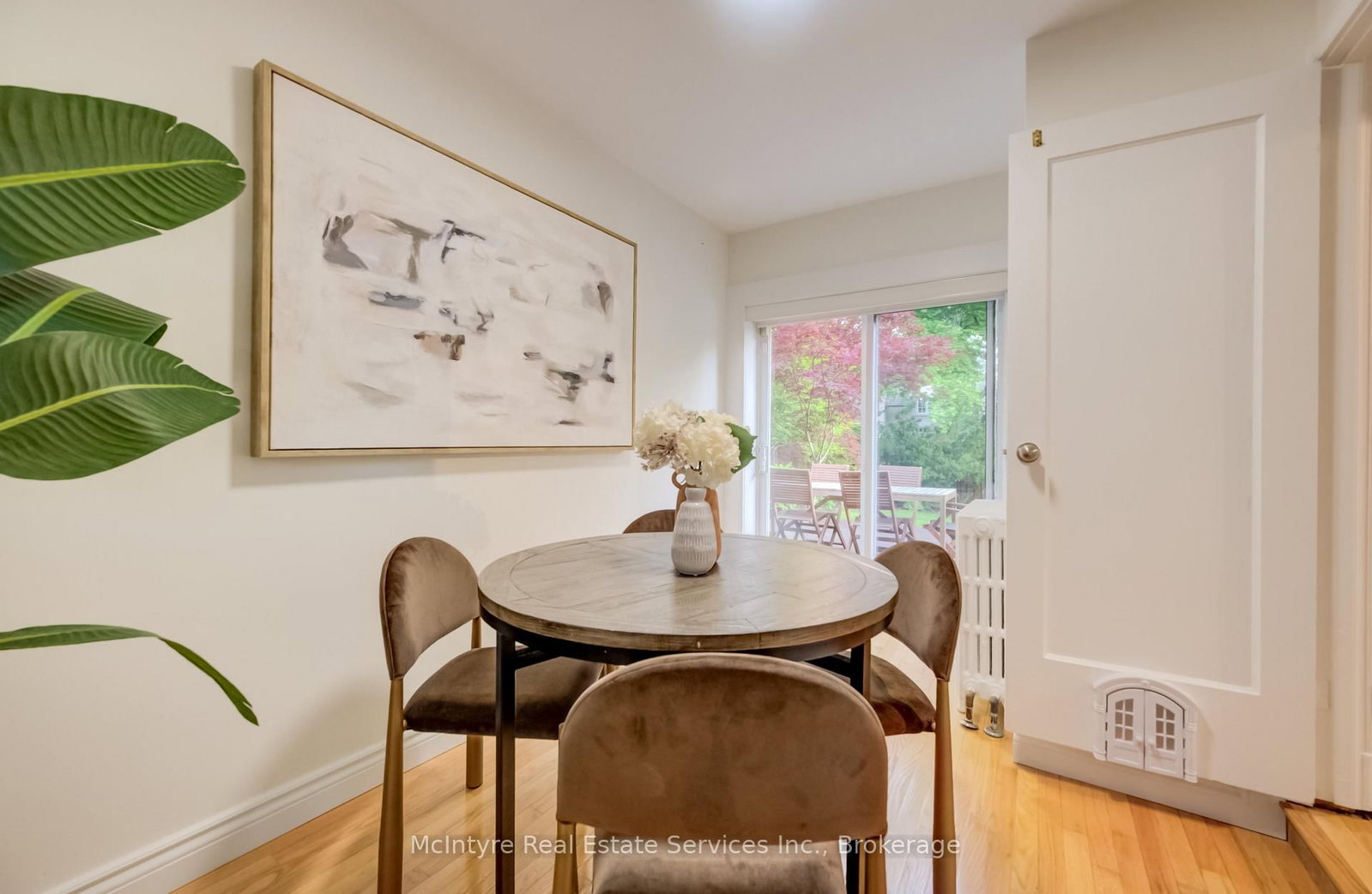560 Blythwood Road • Toronto, ON photo 13