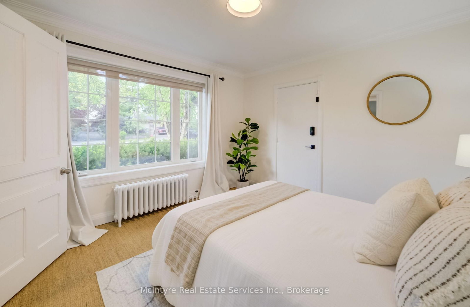 560 Blythwood Road • Toronto, ON photo 15