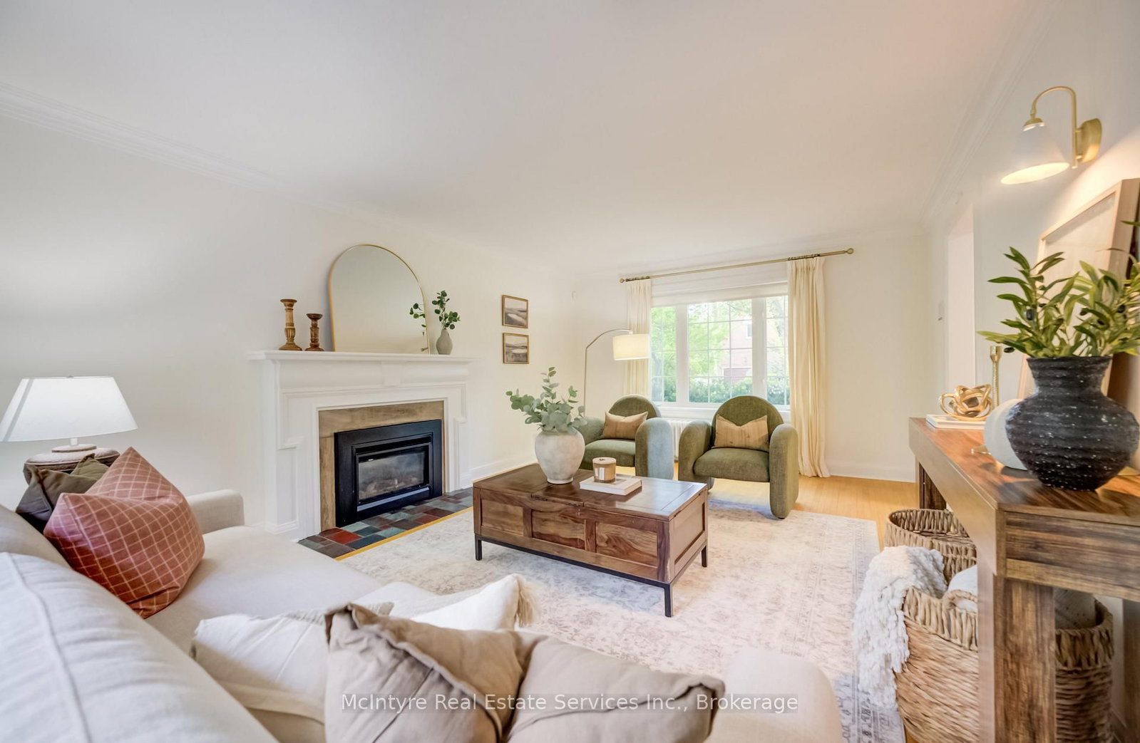 560 Blythwood Road • Toronto, ON photo 5