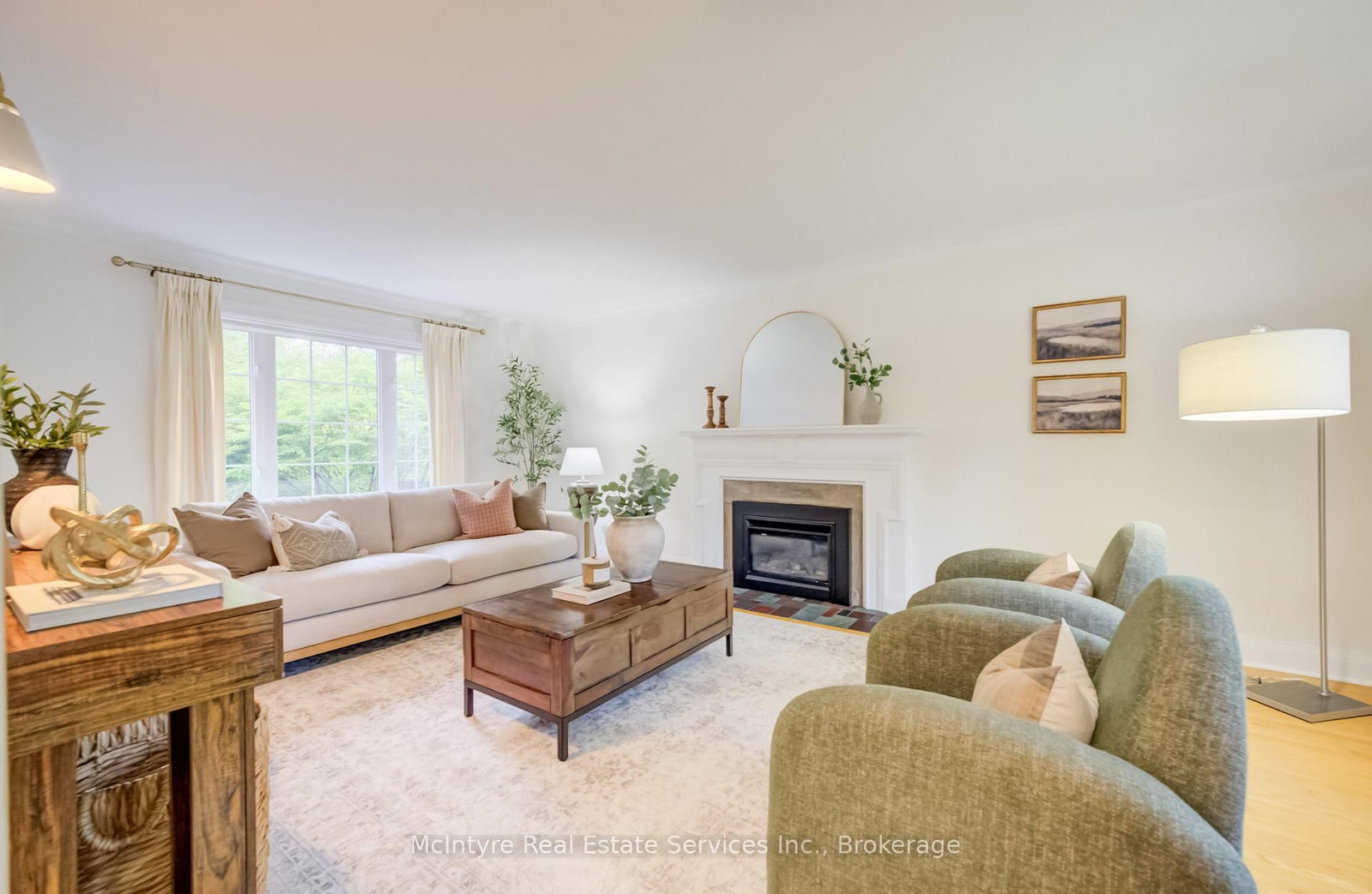 560 Blythwood Road • Toronto, ON photo 6