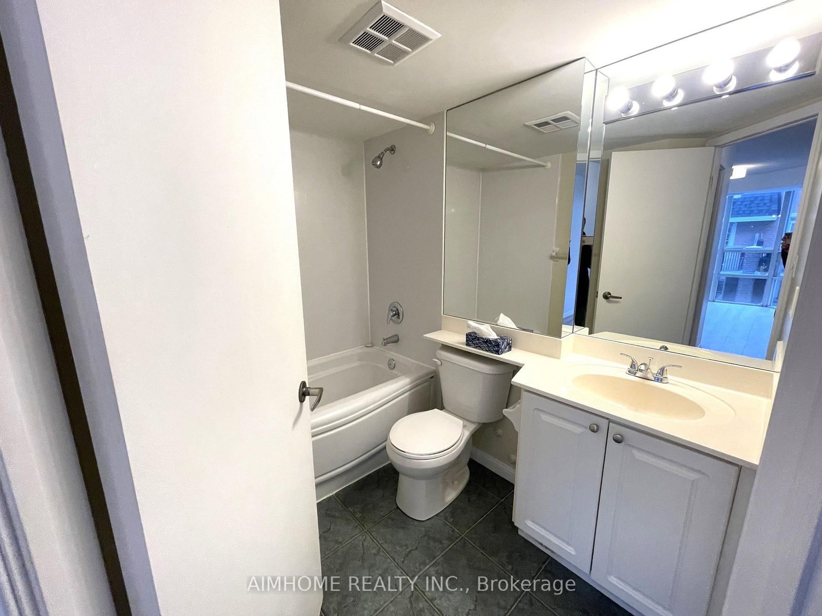 1000 W King Street • #317 • Toronto, ON photo 19