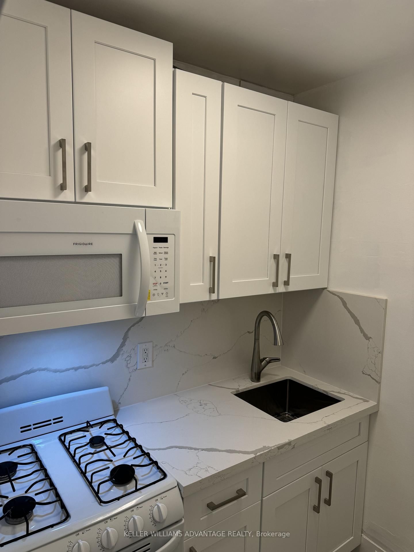 Studio-347 Walmer Road, Toronto, ON, photo 2