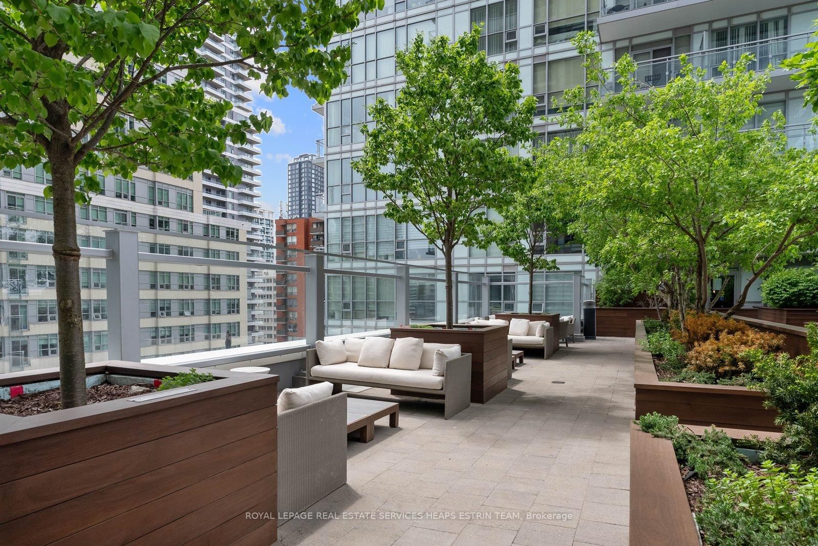 98 Lillian Street • #613 • Toronto, ON photo 25
