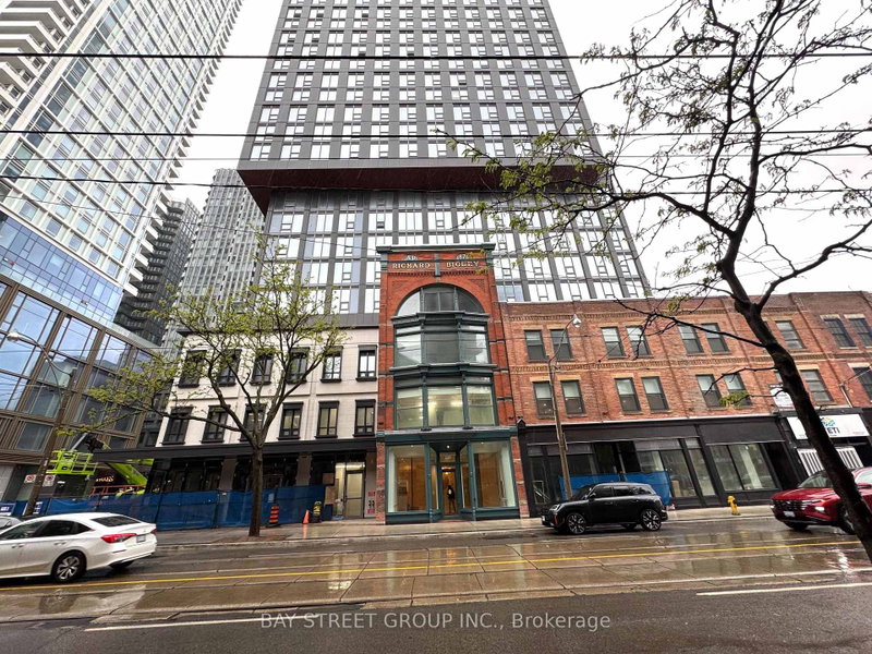 home for lease on 2117-100 Queen Street E