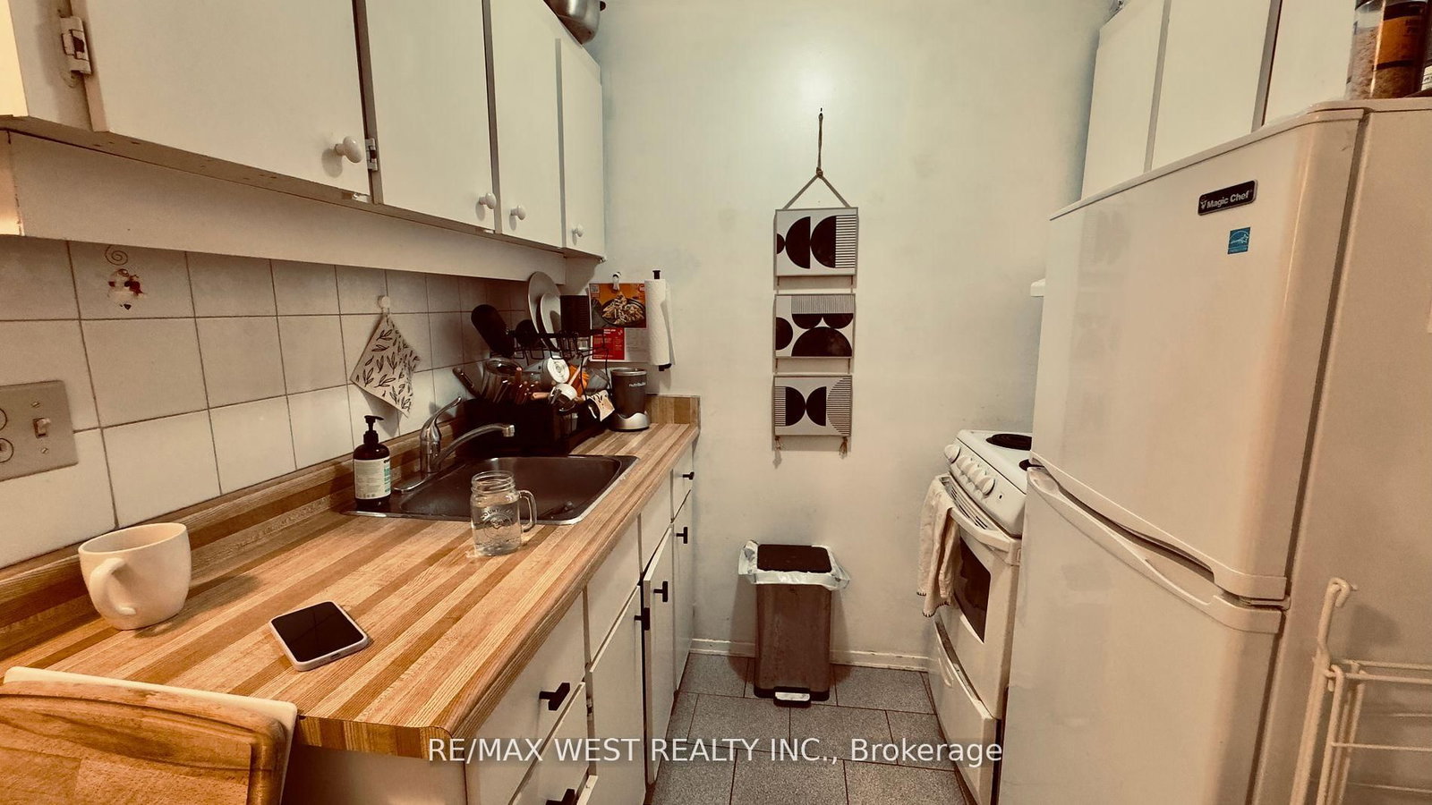 1061 Bathurst Street • Toronto, ON photo 10