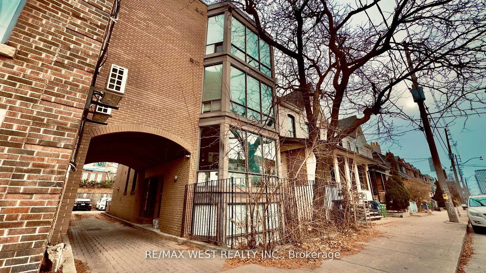 1061 Bathurst Street • Toronto, ON photo 2