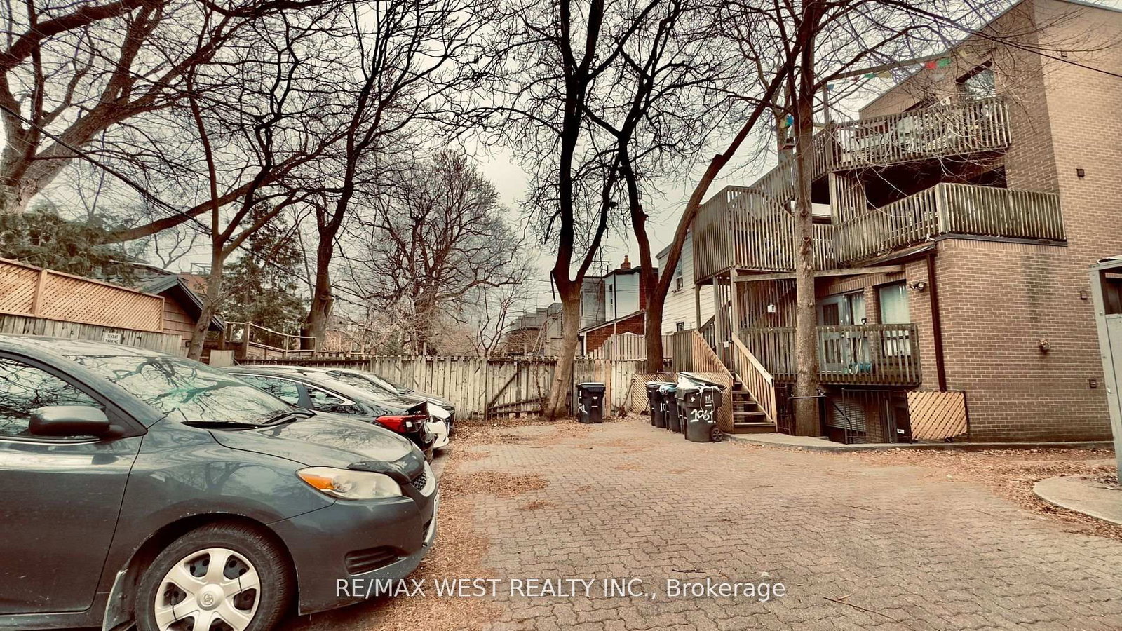 1061 Bathurst Street • Toronto, ON photo 23