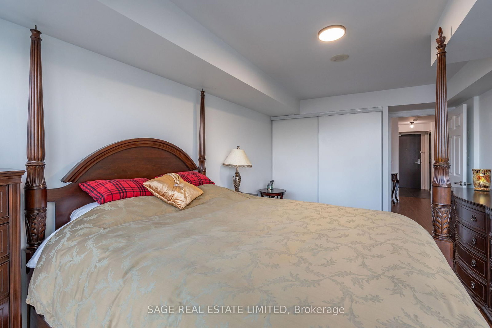 19 Grand Trunk Crescent • #3712 • Toronto, ON photo 10