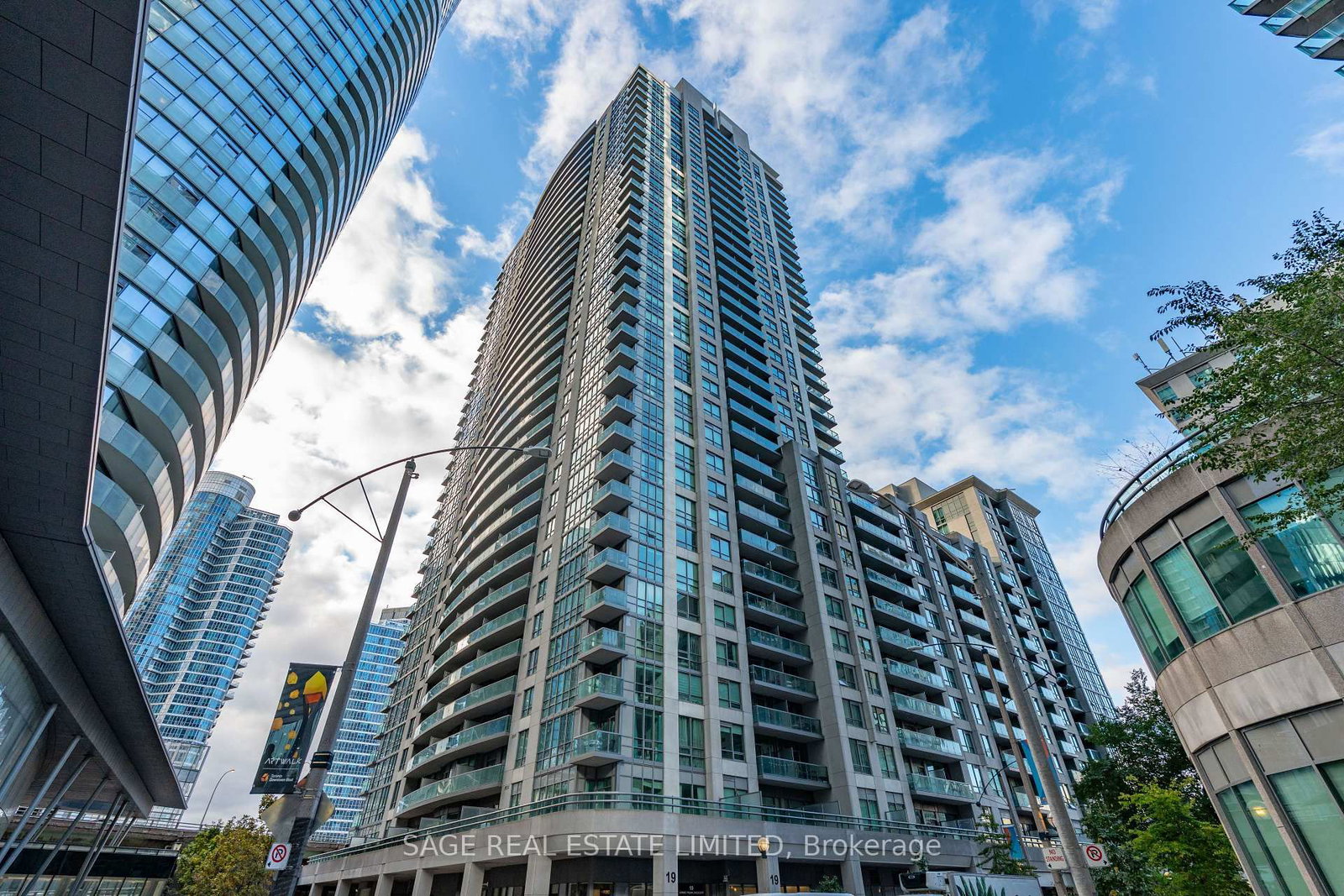19 Grand Trunk Crescent • #3712 • Toronto, ON photo 19
