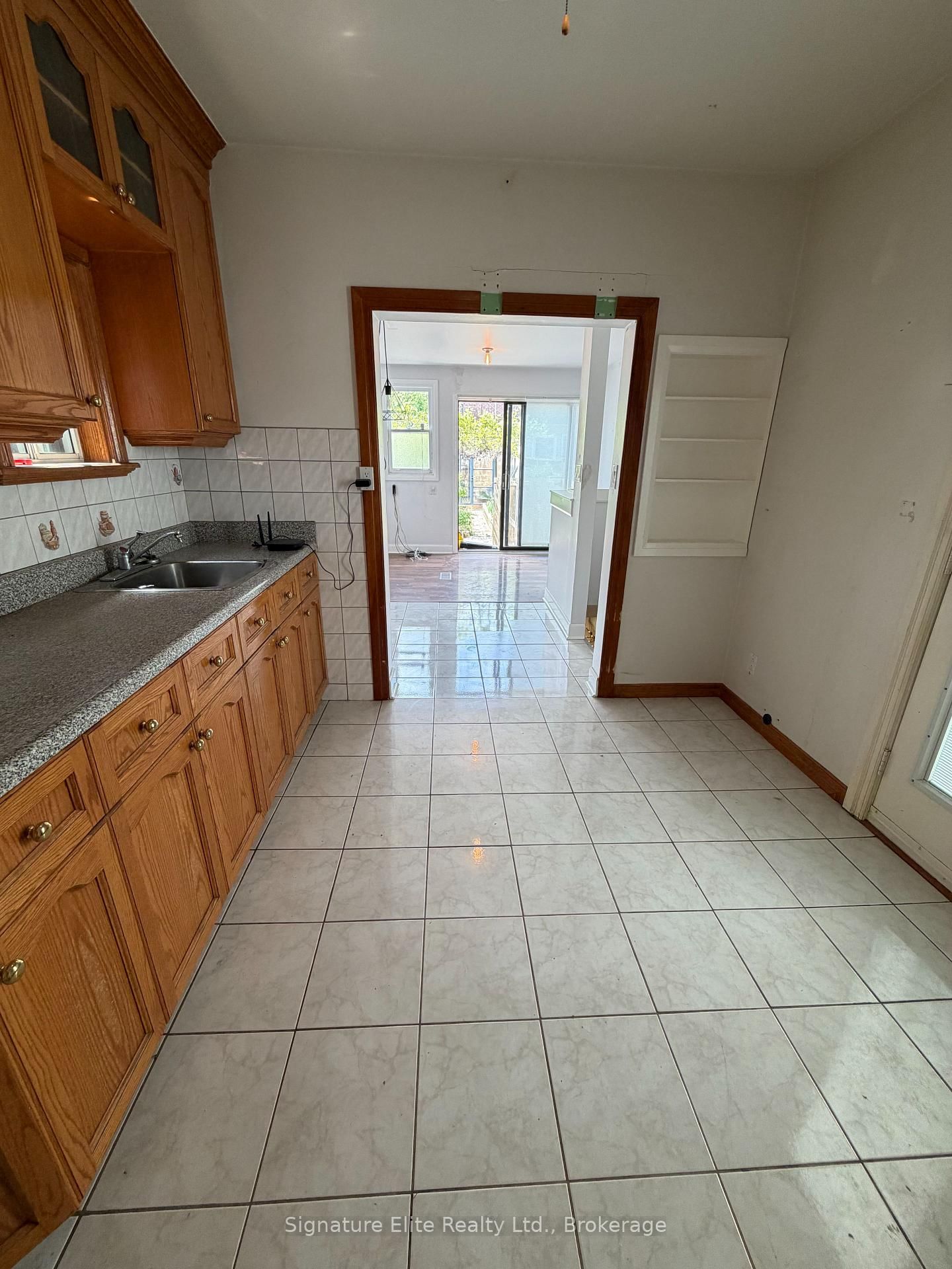 364 Winona Drive • Toronto, ON photo 10