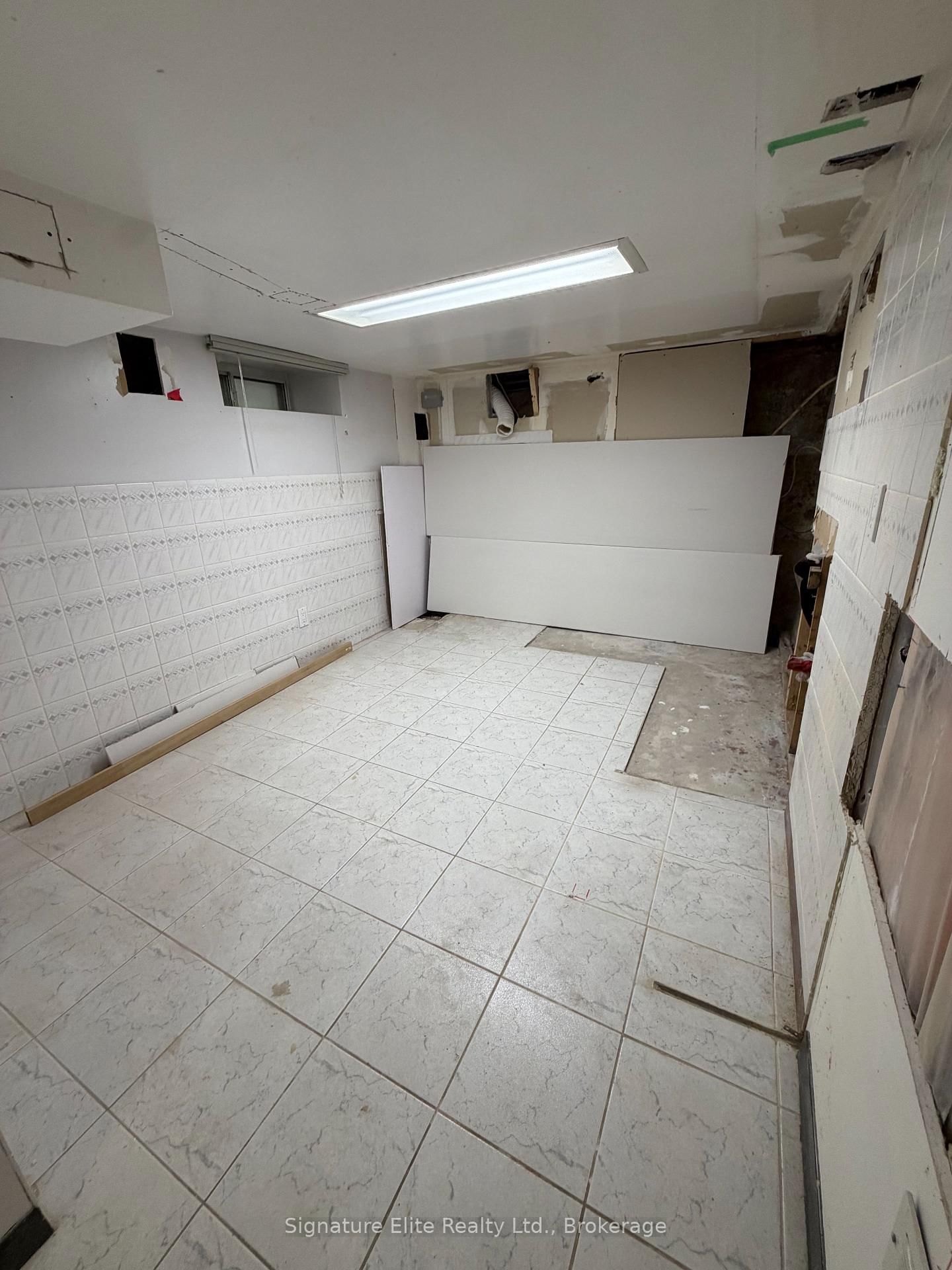 364 Winona Drive • Toronto, ON photo 23