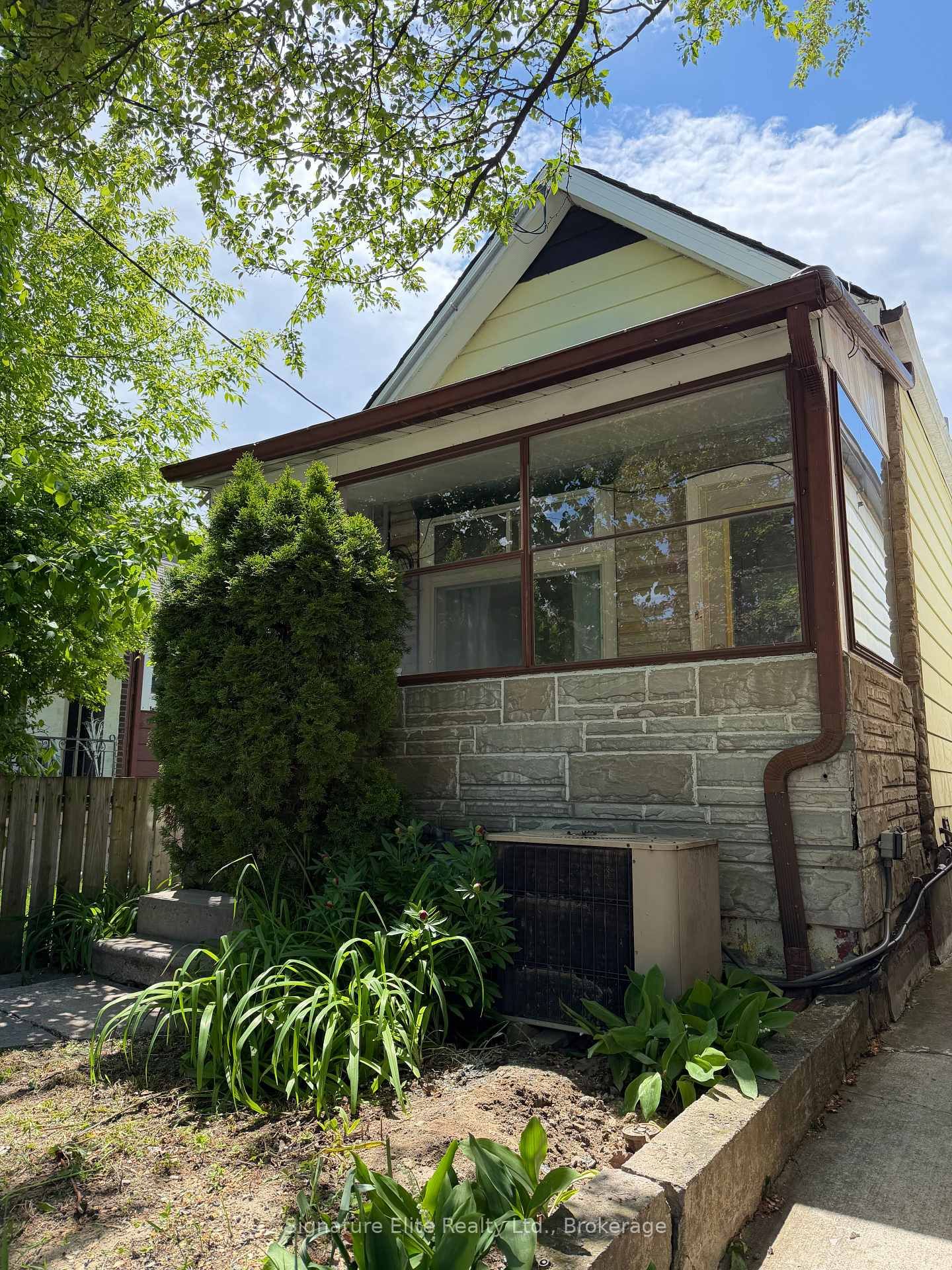 364 Winona Drive • Toronto, ON photo 27