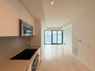3607 - 20 Lombard Street