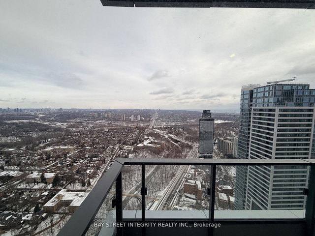 4808 - 395 Bloor Street E