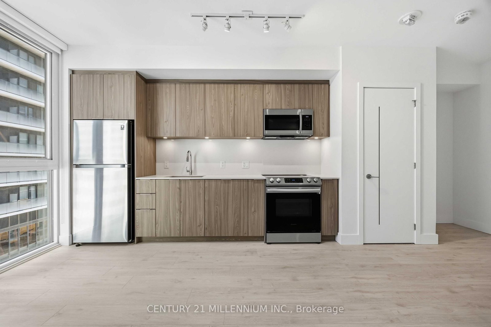 357 King Street W, Unit 905 - Photo 4