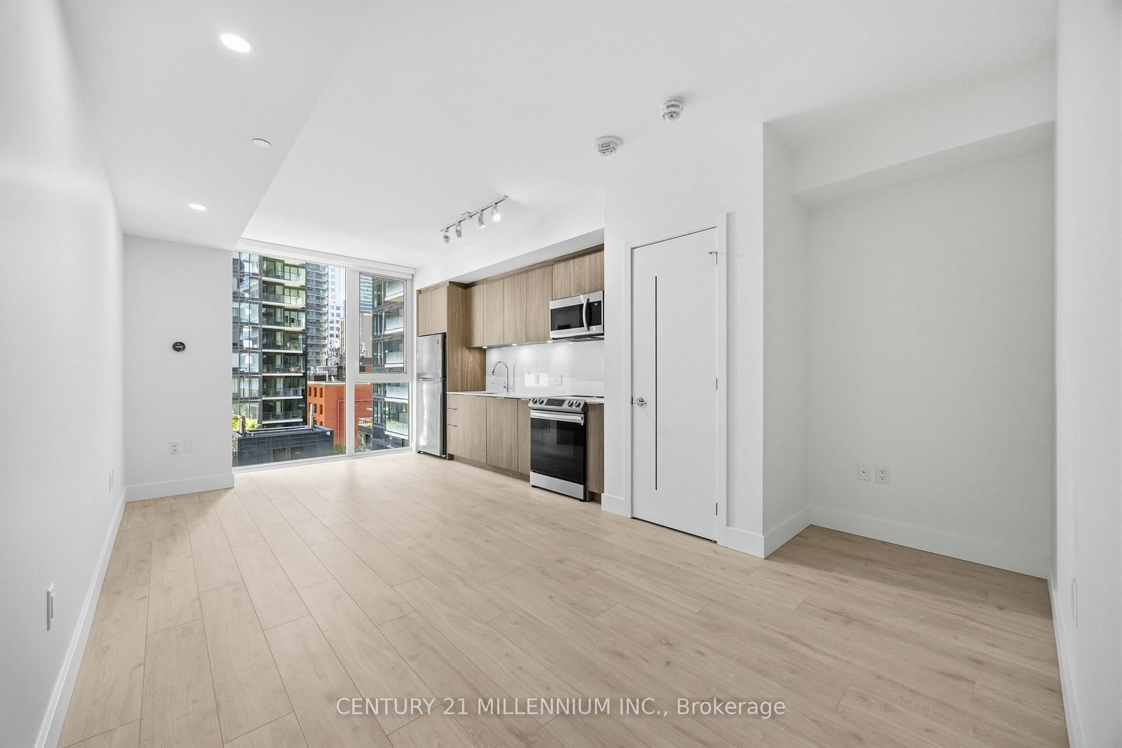 357 King Street W, Unit 905 - Photo 6