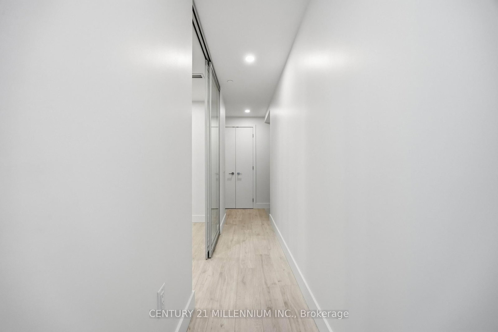 357 King Street W, Unit 905 - Photo 9