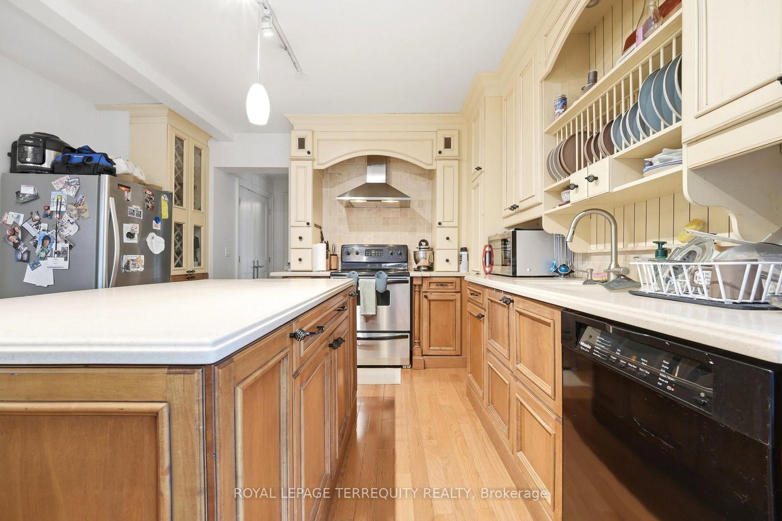 100 Admiral Road • Toronto, ON photo 27